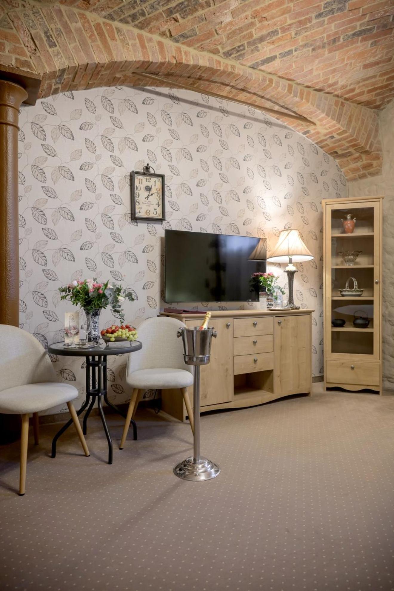 Zabi Dwor - Hotel - Restauracja - Spa Zielona Góra Buitenkant foto